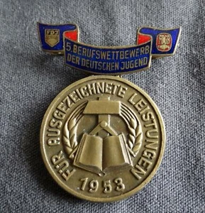 distintivo del 5° Concorso professionale della gioventù tedesca 1953, ottime condizioni! - Foto 1 di 5