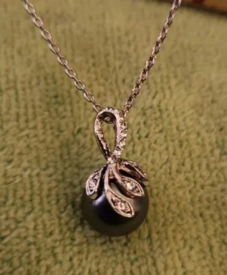 Collar colgante Charter Club cristal e imitación gris perla nuevo en caja precio de venta sugerido por el fabricante $25 Foto 1 de 4