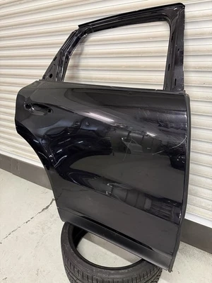 Porsche Cayenne Right Rear Door 9Y0833312 - Image 1 of 4