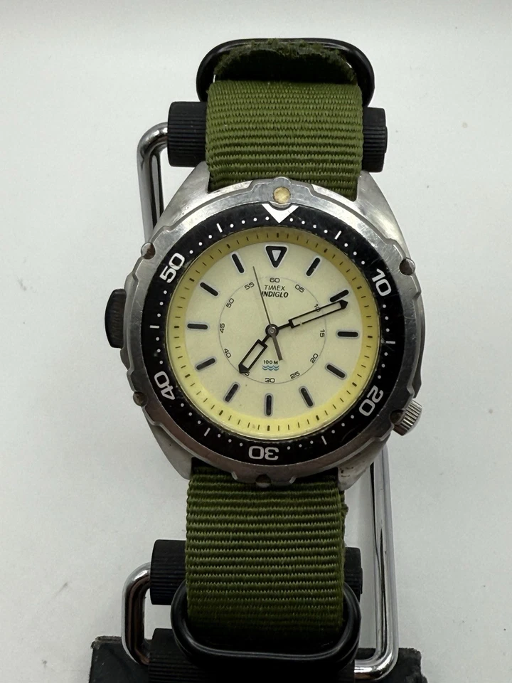 Origina1 Timex Intrepid 1995 Rare 46mm Mens Diver Watch Working Indiglo G2U - Image 1 of 4