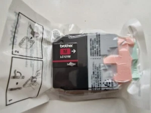 BROTHER LC121 GENUINE INK CARTRIDGE - MAGENTA, LC-121 - Picture 1 of 3