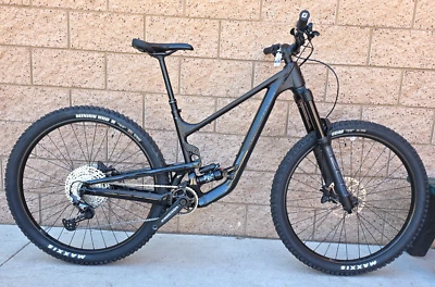 2024 Rocky Mountain Altitude A30 Enduro Full Suspension Mountain Bike Alloy - Image 1 of 4