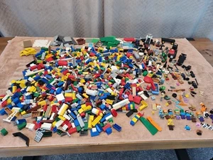Lego Collection | 3KG + | StarWars | Minecraft | Batman and more. - Picture 1 of 10