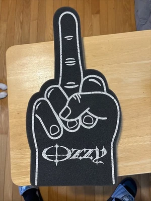 Dedo de mano de espuma de concierto Ozzy Osbourne 2004 excelente estado Foto 1 de 4