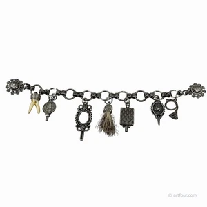 Bisutería tradicional bávara de colección Charivari con colgantes de caza - Imagen 1 de 6