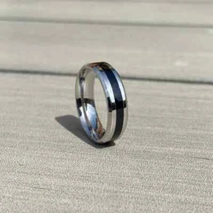 Features a Black Strip & High Polished 950 Platinum Amazing Men's Hip-Hop Band - Picture 1 of 6
