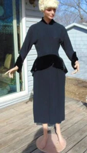 VTG 40 Black Rayon & Velvet 2 Tone Peplum Dress Turn Up Cuffs 27W - Picture 1 of 12