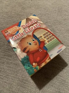 Daniel's Little Library 12-Book Boxed Set Daniel Tiger - Bild 1 von 3