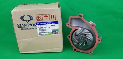 GENUINO SSANGYONG KORANDO 2.9L DIÉSEL BOMBA DE AGUA CARCASA DE COJINETE + JUEGO DE JUNTAS   Foto 1 de 4