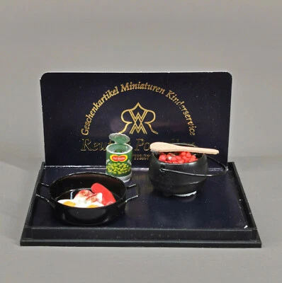 9911105 Reutter Puppenstuben-Miniatur Rustikales Kochen Bohnen Spiegelei Wurst - Bild 1 von 4