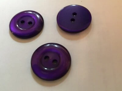 NEW 25  PC BAG 3/4 INCH  PURPLE PEARL FINISH BUTTON - Image 1 of 3