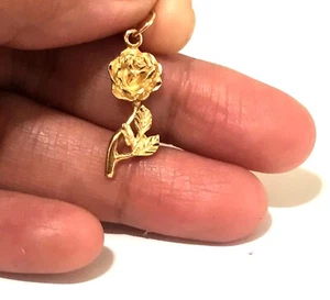 VINTAGE ESTATE 14K SOLID YELLOW GOLD DIAMOND CUT ROSE FLOWER PENDANT 1.2 grams - Picture 1 of 8
