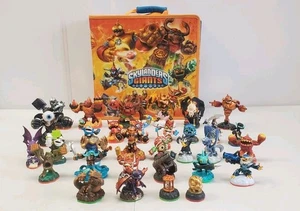 Estuche de almacenamiento Skylanders Giants con 32 figuras Trap Team Spyro  - Imagen 1 de 13
