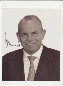 WILFRIED SAUERLAND BOXING HOFer PROMOTER AUTHENTIC ORIGINAL AUTOGRAPHED PHOTO - Picture 1 of 2