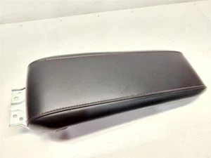 Chevrolet Equinox 2010-11 (3,0 L) tapa de consola central *costuras negras rojas* - Imagen 1 de 12