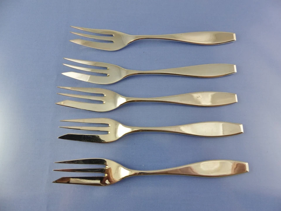 unknown PLAIN PASTRY or PIE FORK SET OF 5 .800 BY BG GERMANY - Image 1 of 4