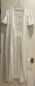NEW Vintage LINDA Lingerie White Silky Polyester Robe & Nightgown Set Size S - Picture 1 of 15