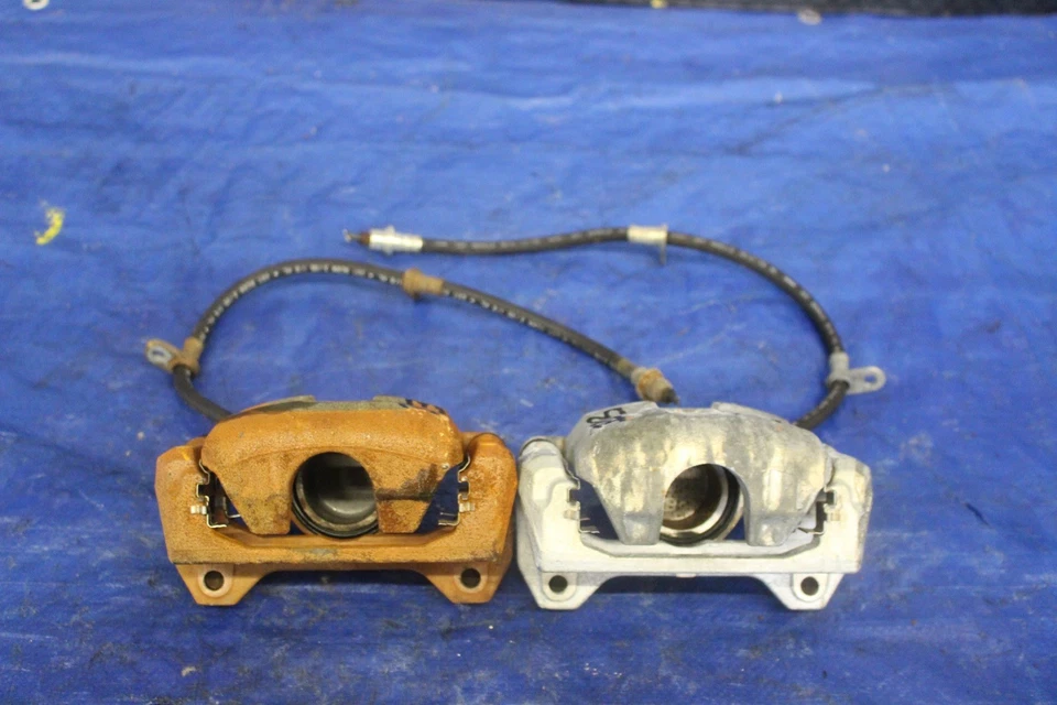 2005 HONDA S2000 AP2 OEM FACTORY FRONT BRAKE CALIPERS S2K F22 ASSEMBLY #3203 - Image 1 of 1