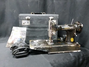 1950 Singer Featherweight Sewing Machine 221-1 For Parts Or Restoration, Runs - Picture 1 of 24