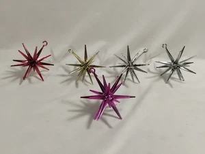 5 Ornamenti da Appendere Vintage Natale Sputnik Atomic Starburst Rosso Oro Rosa Sil - Foto 1 di 24