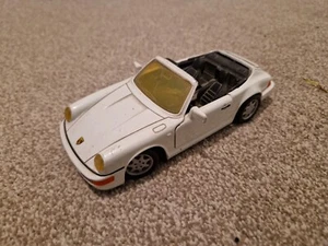 1/24 SCALE CORGI CLASSIC PORSCHE 911 CARRERA 4 WHITE DIECAST MODEL CAR - Picture 1 of 4