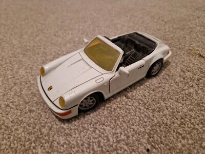 1/24 SCALE CORGI CLASSIC PORSCHE 911 CARRERA 4 WHITE DIECAST MODEL CAR - Image 1 of 4