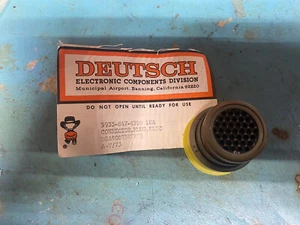 MS3137E37-50P / DM9703-37P 546 Deutsch Connectors - Picture 1 of 1