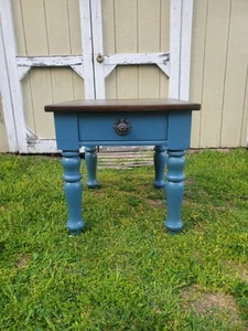 Broyhill Fontana Knotty Pine End Table - Picture 1 of 11