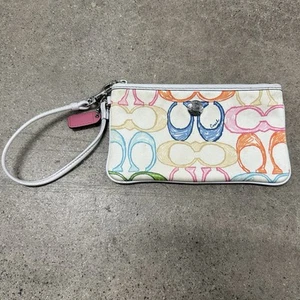 Coach Handgelenktasche mehrfarbig Scribble Logo weiß Lederbesatz mit Hängeetikett - Bild 1 von 7