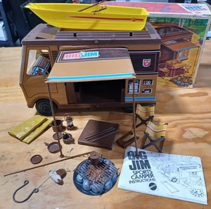 Big Jim SPORTS CAMPER & BARCA quasi completo con scatola vintage Mattel 1972 - Foto 1 di 14