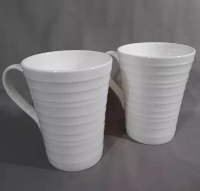 Dos tazas de café de té Mikasa CIARA 12 OZ remolinos blancos 4,5" H porcelana de hueso Foto 1 de 4