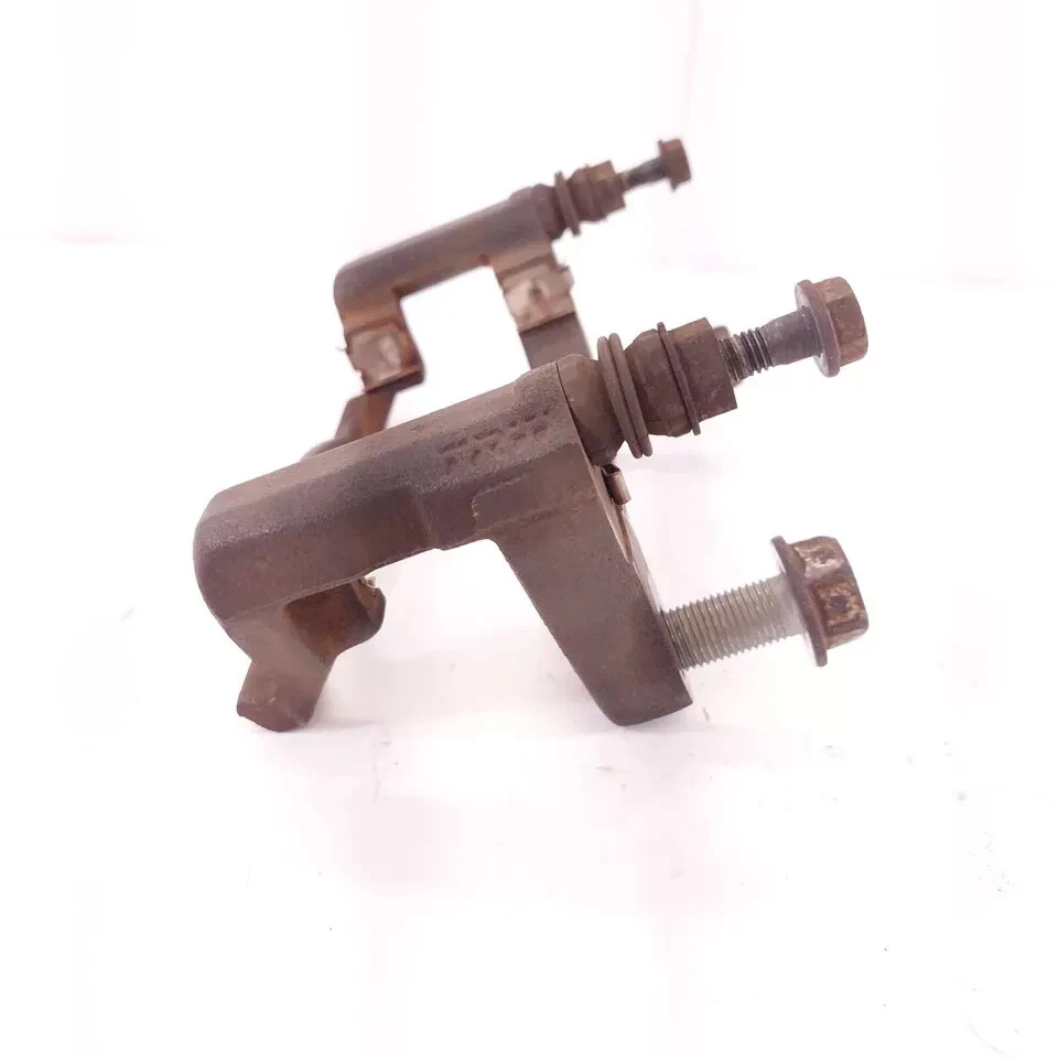 Soporte de pinza de freno delantero izquierdo lado conductor Jeep Liberty Dodge Nitro 2008-2012 Foto 1 de 4