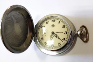 SOVIET RUSSIAN USSR VINTAGE POCKET WATCH MOLNIJA WORKING MECHANICAL RARITY - Picture 1 of 15