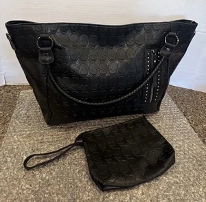 Schwarze geprägte Totenkopf Gothic Punk Nieten große Tasche Schultertasche mit Handgelenktasche - Bild 1 von 22