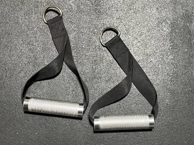 GymPin - MANIJAS DE ANILLO EN D DE ALUMINIO MOLETEADO (PAR) Foto 1 de 3