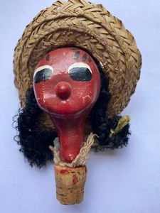Niña de papel maché hecha a mano con coletas y sombrero de paja tapón de botella de corcho - arte popular - Imagen 1 de 3