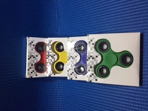 Figit Figet Fidget Spinners x 4 mixed colors good quality plastic and bearings - Picture 1 of 5