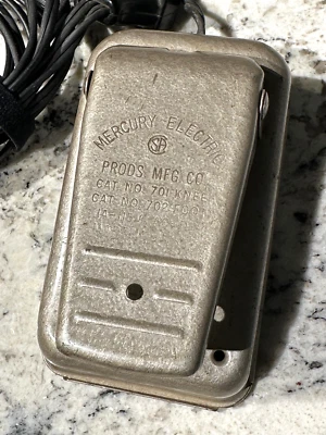 Винтажная швейная машинка Mercury Electric 701 колено 702 фута педаль контроллера б/у в отличном состоянии - Изображение 1 из 4
