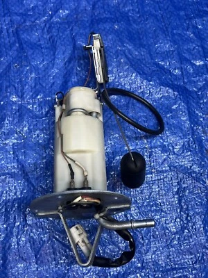 Suzuki GSXR 750 GSXR750 2013 11-20 probado funciona bomba de combustible unidad de envío de gasolina fabricante de equipos originales Foto 1 de 4