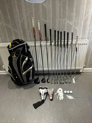 TAYLORMADE / CALLAWAY GOLF CLUBS FULL SET MENS RH + BAG + ACCESSORIES - Image 1 of 4