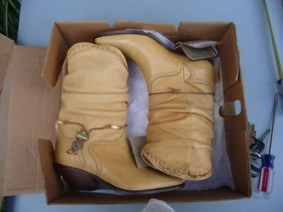 ZODIACWoman 软鹿皮靴 8 码 — 第 1/4 张图片