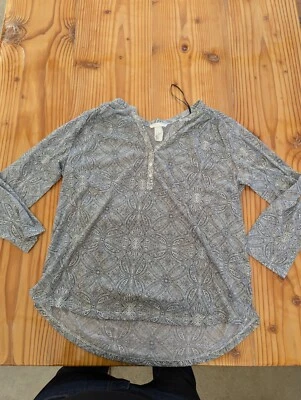 H&M Blusa Camisa Gris Paisley Cuello en V Manga Larga Talla M 100% Poliéster Foto 1 de 4