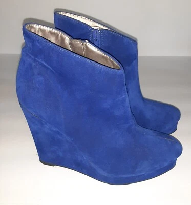 Michael Antonio Blue Suede Wedge Boot sz 8 Flaw - Image 1 of 4