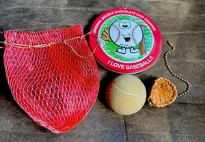 Vintage Flocked Baseball Ball Miniature Glove Keychain Metal Tin & Bag Preowned - Picture 1 of 10