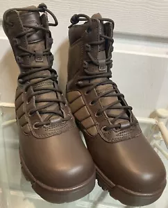 New Brown Army Issue Bates Lightweight Tactical Combat Boots Male Size 7 Wide UK - Picture 1 of 12