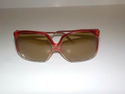 Gafas de sol de colección 3369 Corea rojo monturas translúcidas Chucky Butterfly Foto 1 de 4