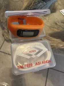 fitness tracker band - Picture 1 of 2