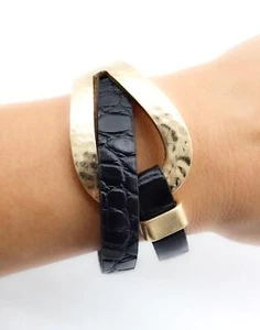 UNIQUE Antique Gold Hammered Loop Buckle Black Crocodile Leather Strap Bracelet - Picture 1 of 12