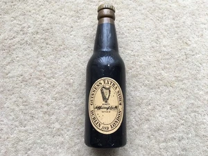 C1950s ERA GUINNESS EXTRA STOUT DUBLIN AND LONDON FLASCHENFORM ADV KLEIDUNGSBÜRSTE - Bild 1 von 5