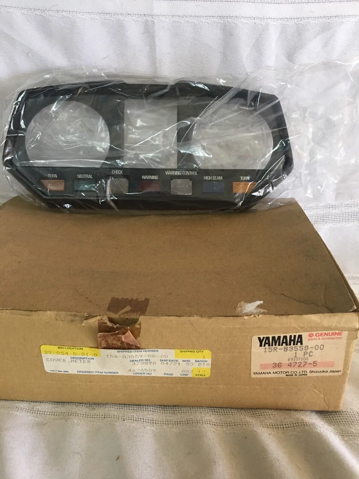 Yamaha XJ 750 metros cubierta 1982 (nuevo stock antiguo) 15R-83559-00-00 Foto 1 de 4